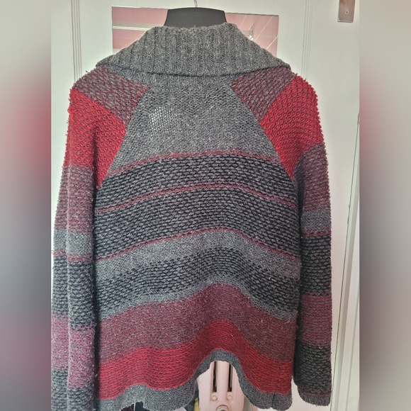 Red and Grey Chunky Cardign - Picture 3 of 3